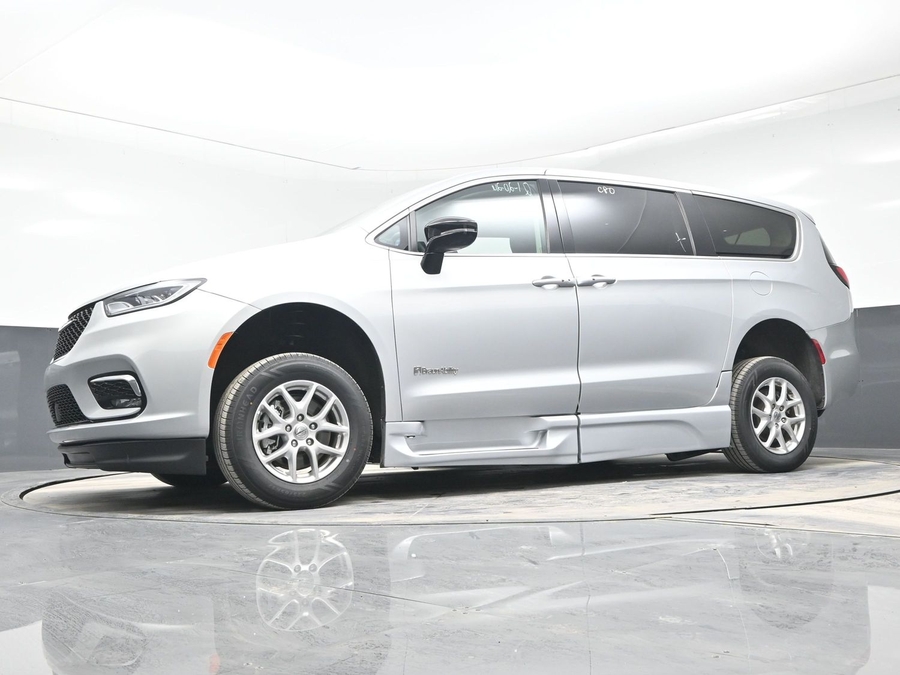 Used 2024 Chrysler Pacifica Touring L - BraunAbility Side Entry Entry In Floor Automatic Ramp