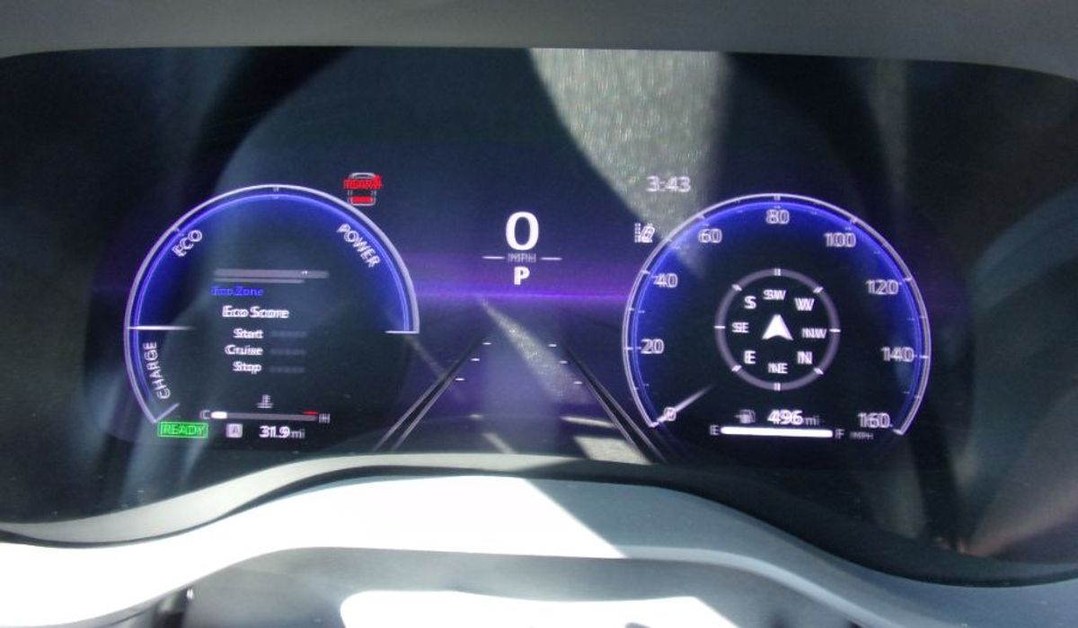 Silver Toyota Sienna image number 9