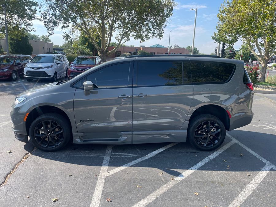 Used 2022 Chrysler Pacifica Touring L Sport - BraunAbility Side Entry Entry Fold Out Automatic Ramp