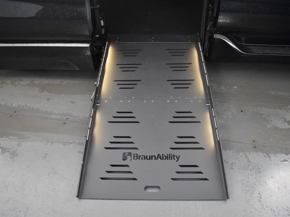 2025 TOYOTA SIENNA - Image 11