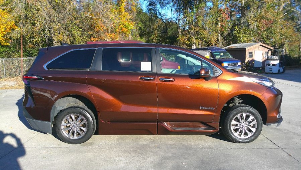 2023 TOYOTA SIENNA - Image 7
