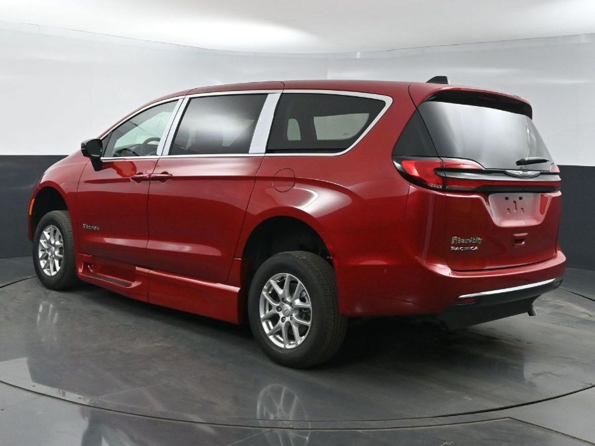 2025 CHRYSLER PACIFICA - Image 6
