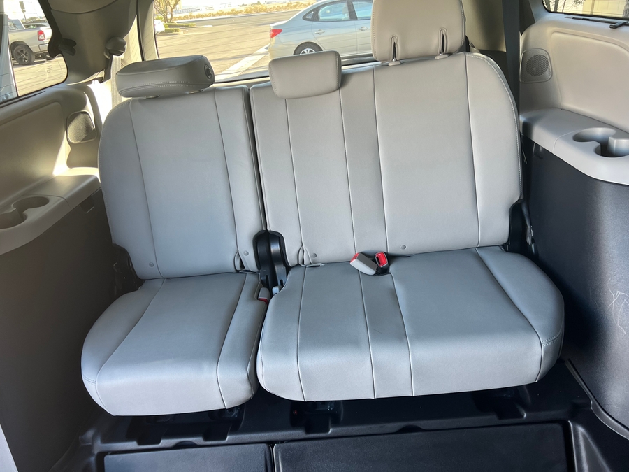 Used 2015 Toyota Sienna Limited - BraunAbility Side Entry Entry In Floor Automatic Ramp