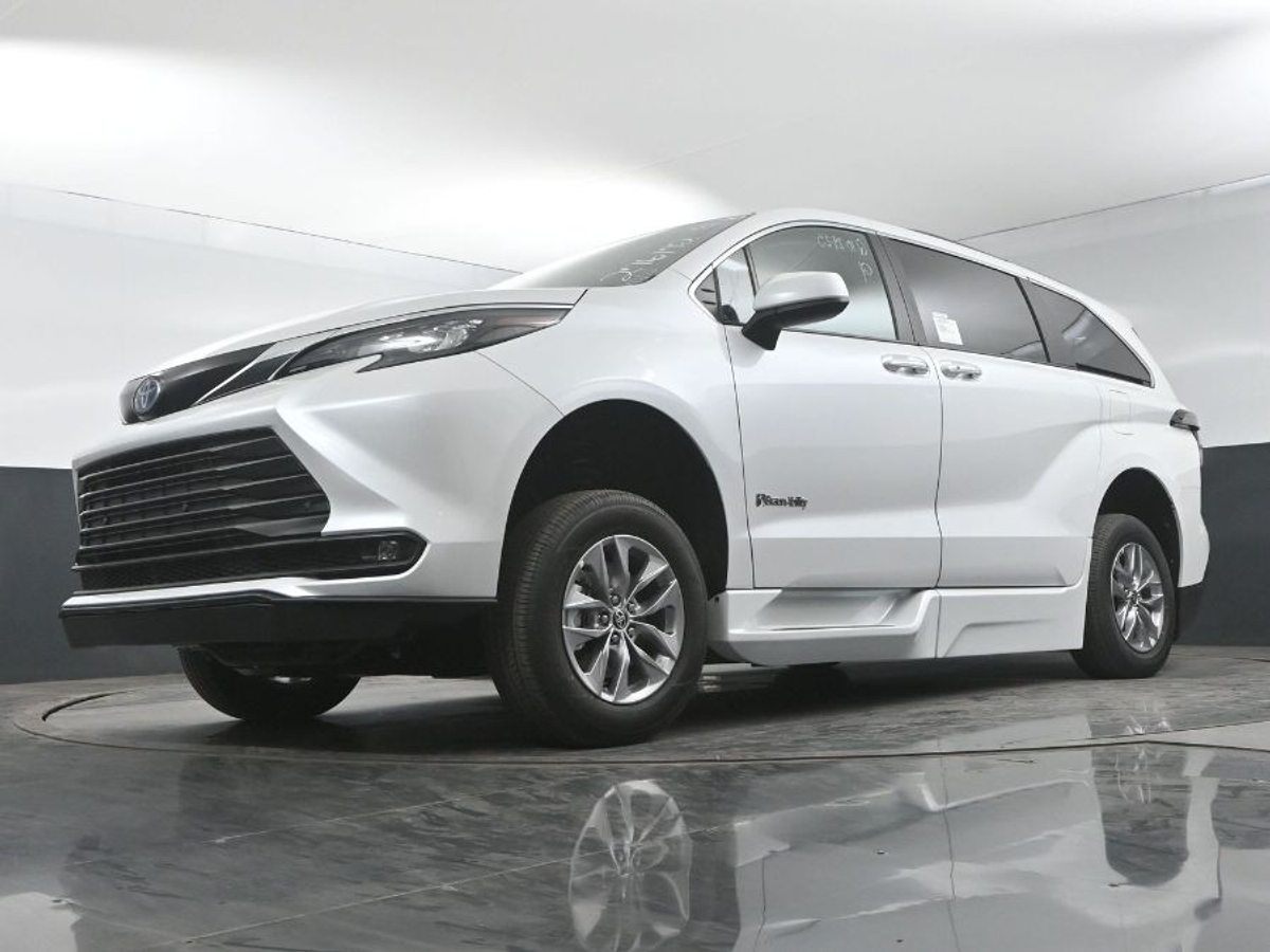 2025 TOYOTA SIENNA - Image 14