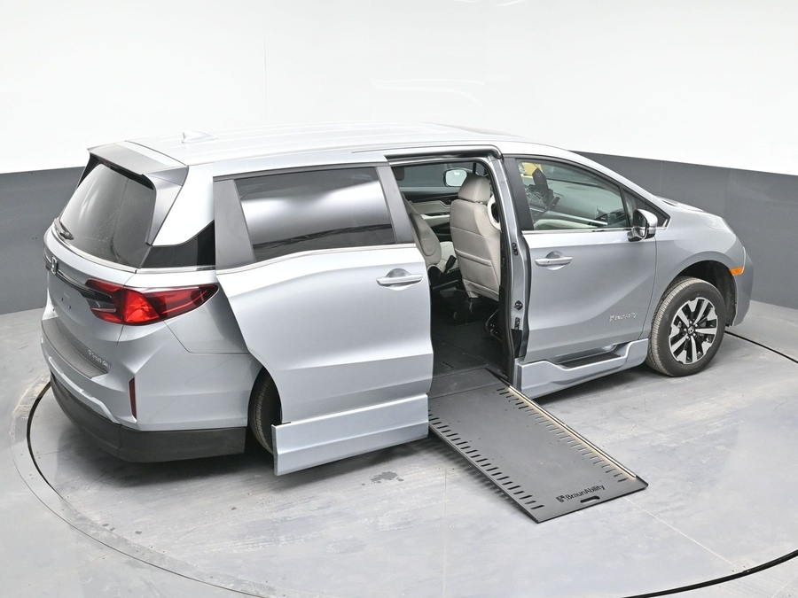 New 2026 Honda Odyssey EX-L - BraunAbility Side Entry Entry In Floor Automatic Ramp