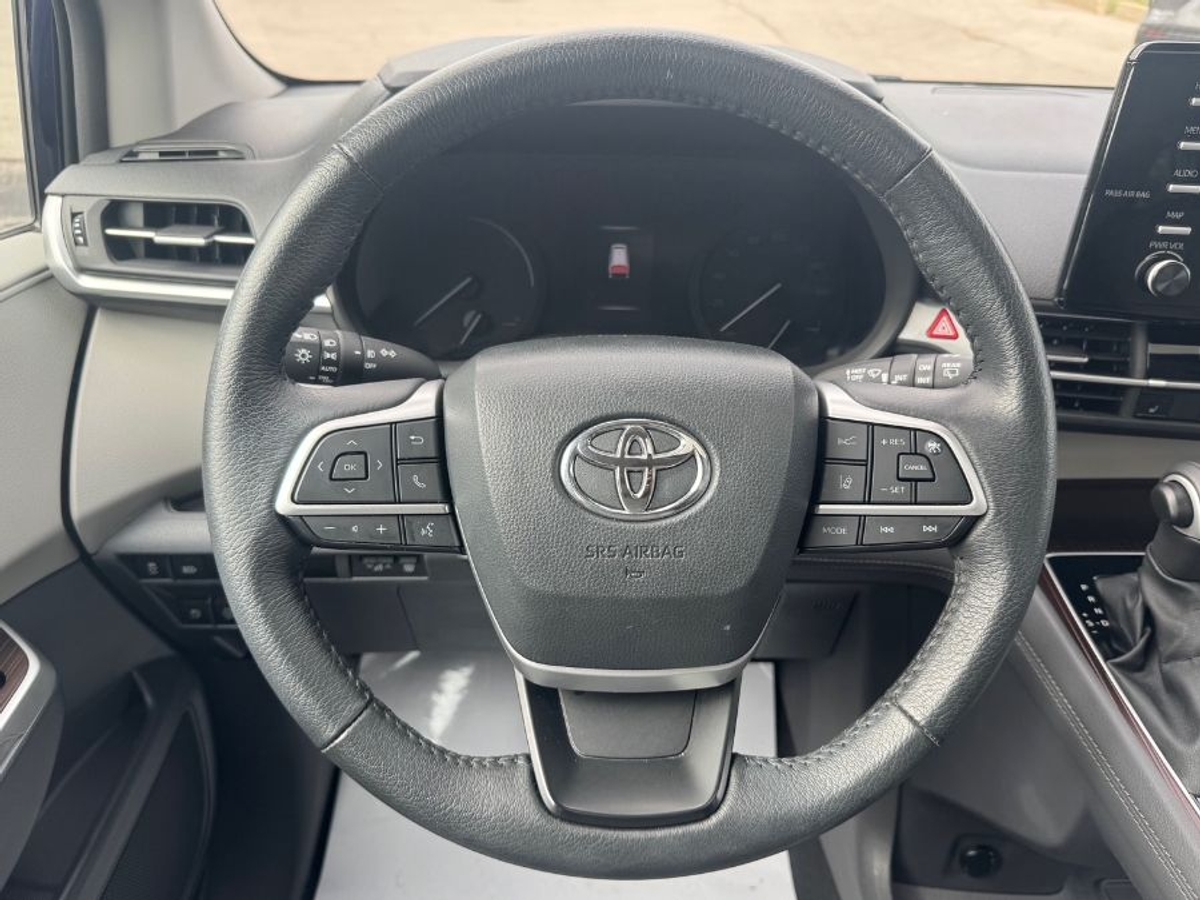2024 TOYOTA SIENNA - Image 11