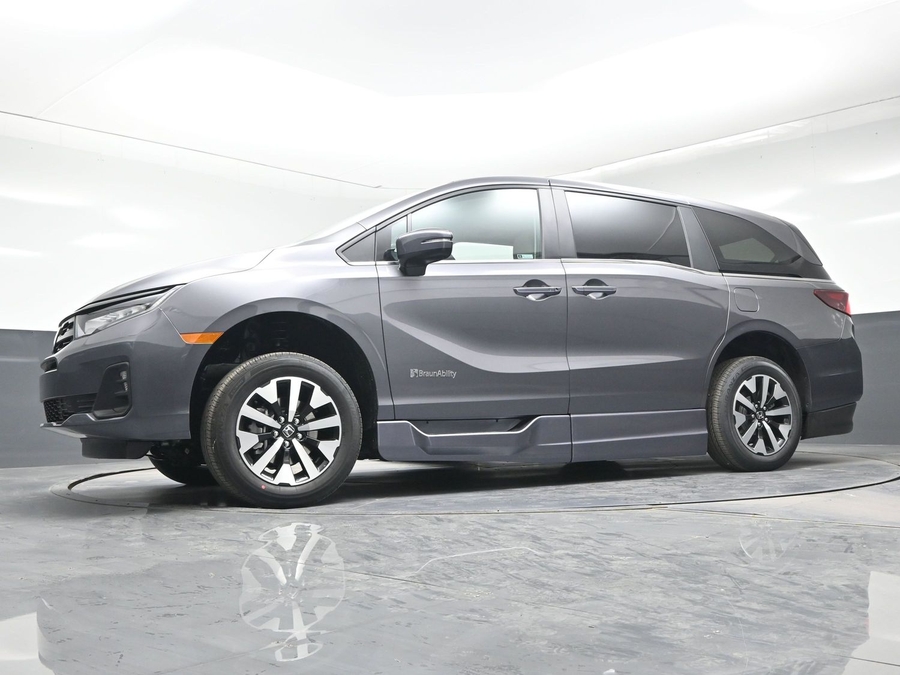 Grey Honda Odyssey image number 17