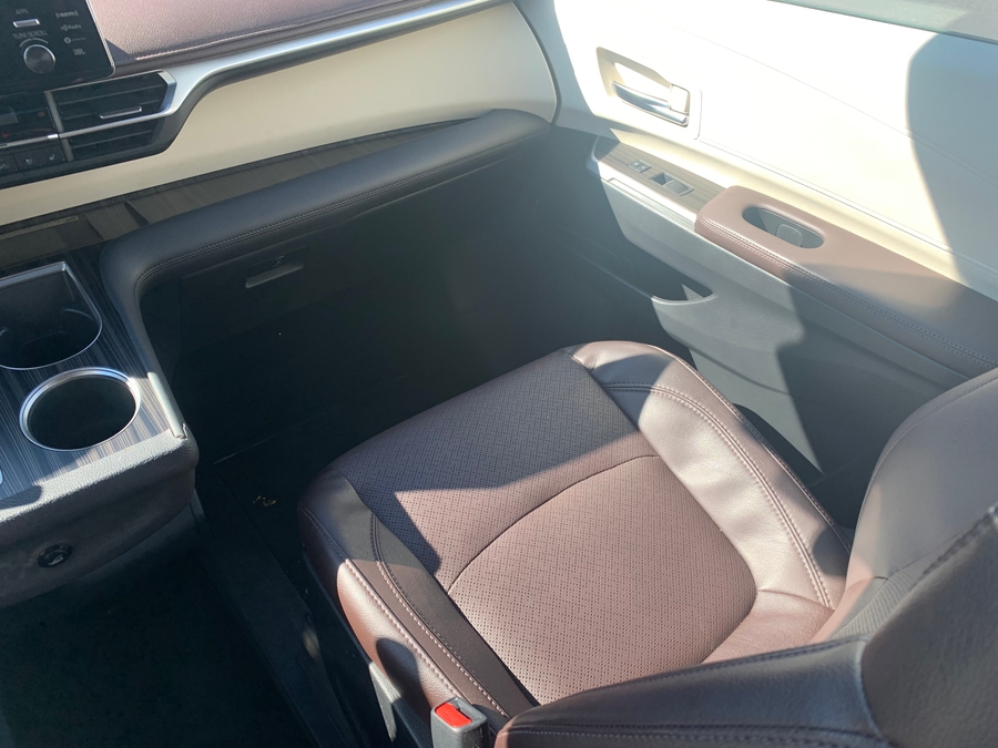 Used 2021 Toyota Sienna Hybrid Platinum - VMI Side Entry Entry In Floor Automatic Ramp