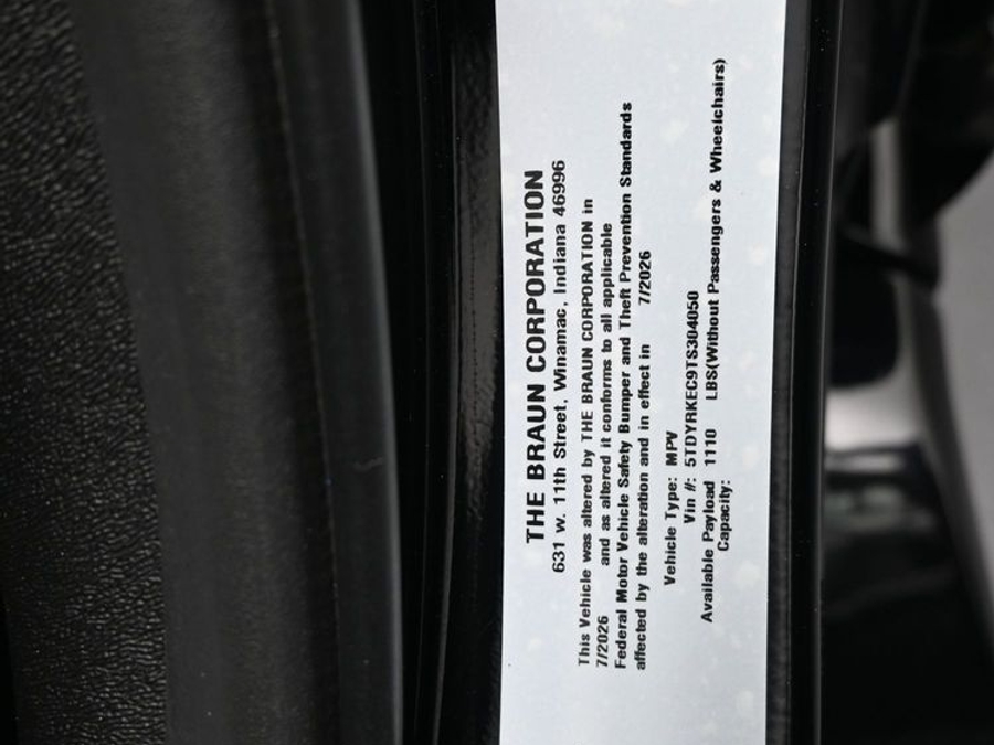 Black Toyota Sienna image number 16
