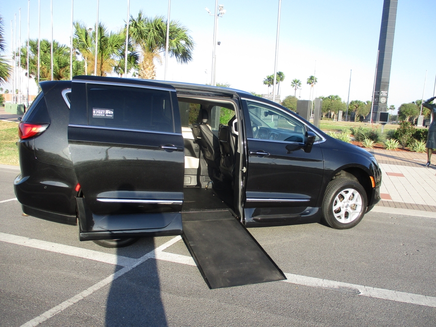 Used 2018 Chrysler Pacifica Touring L Plus - VMI Side Entry Entry In Floor Automatic Ramp