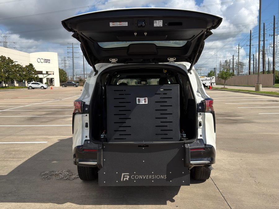 Used 2021 Toyota Sienna Hybrid Limited - Rear Entry Fold Out Manual Ramp