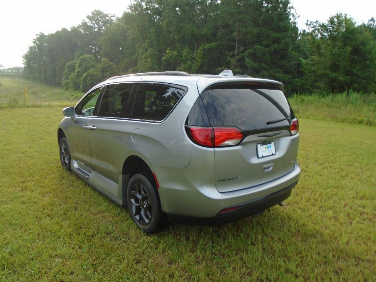 2019 CHRYSLER PACIFICA - Image 15