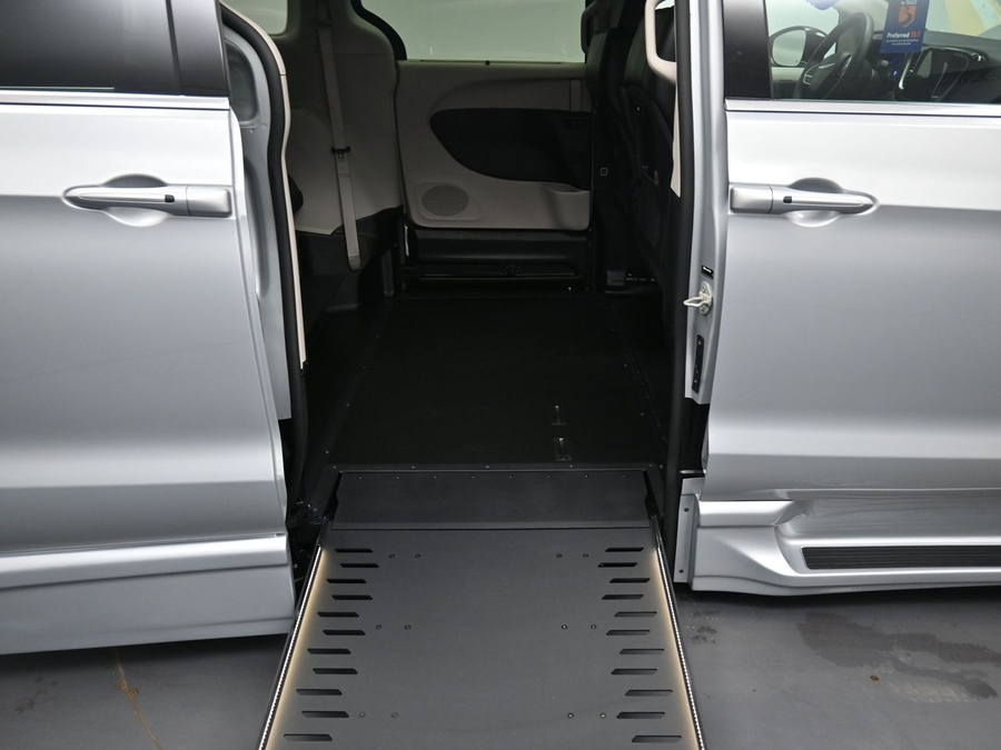 Used 2024 Chrysler Pacifica Touring L - BraunAbility Side Entry In Floor Automatic Ramp