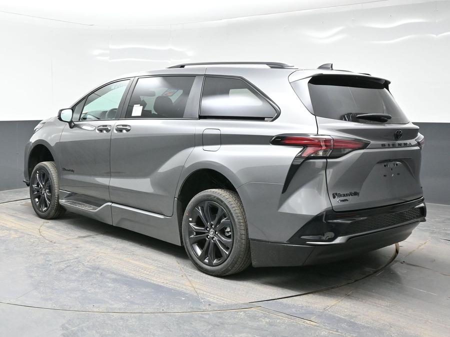 New 2026 Toyota Sienna Hybrid XSE - BraunAbility Side Entry Entry Fold Out Automatic Ramp