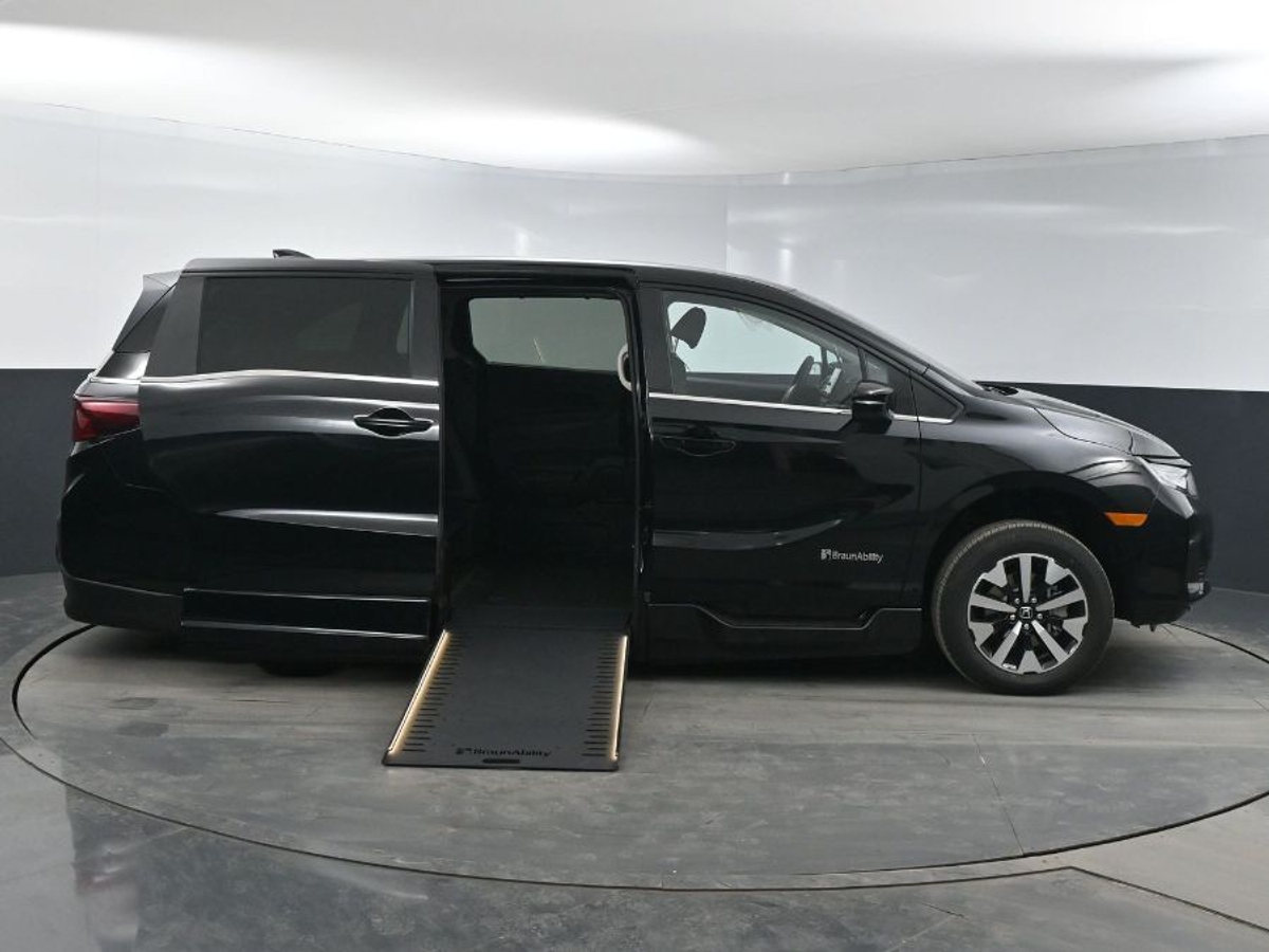 2026 Honda Odyssey EX-L's photo