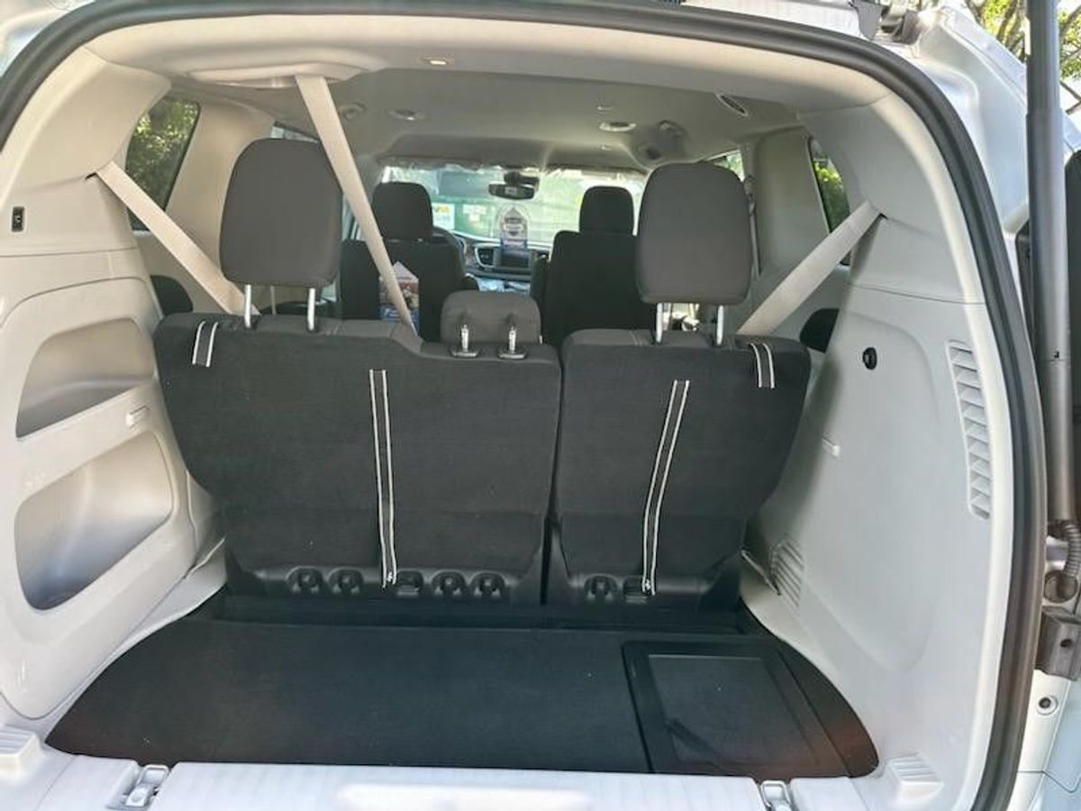 2023 CHRYSLER VOYAGER - Image 6