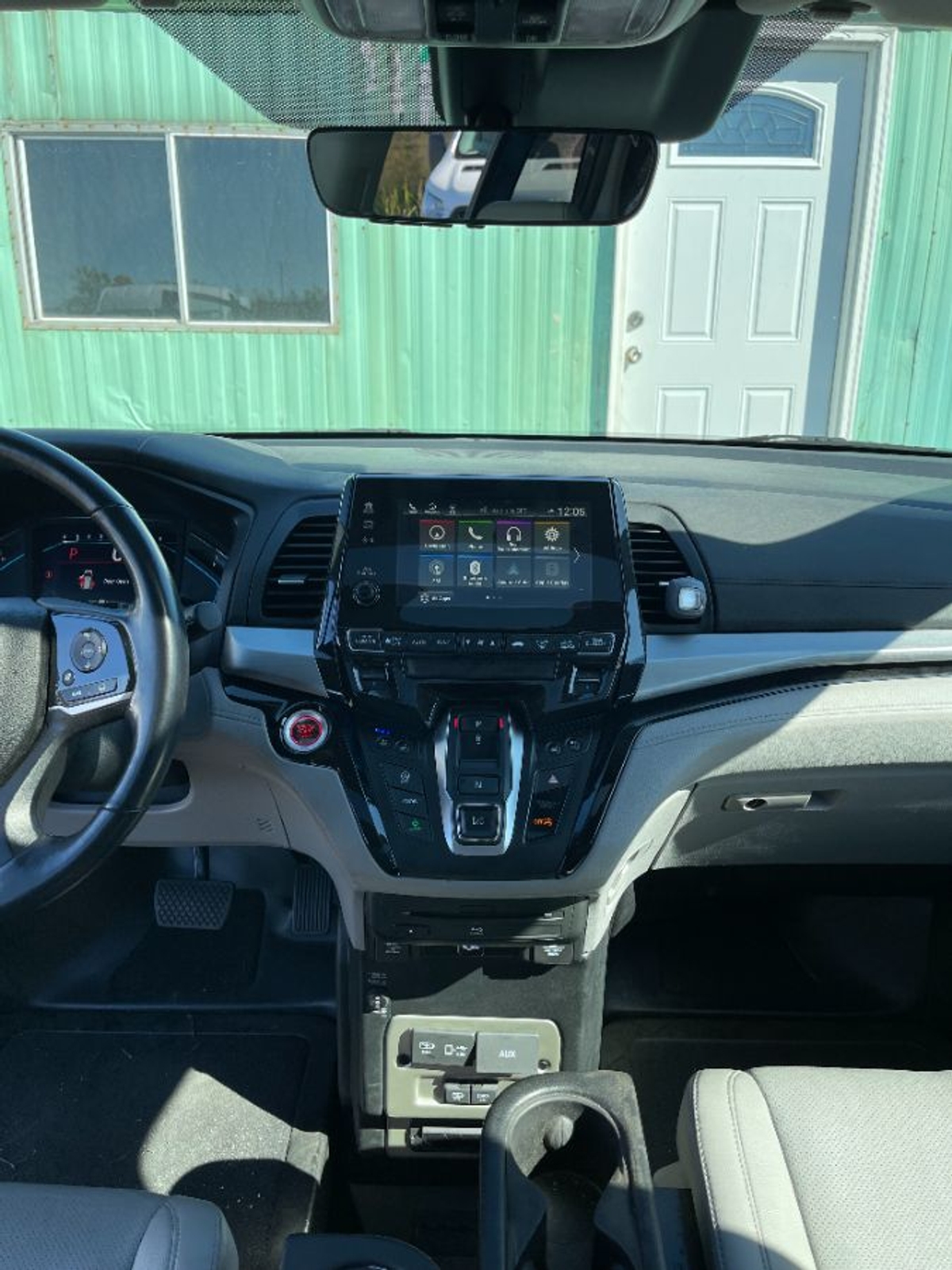 Blue Honda Odyssey image number 6