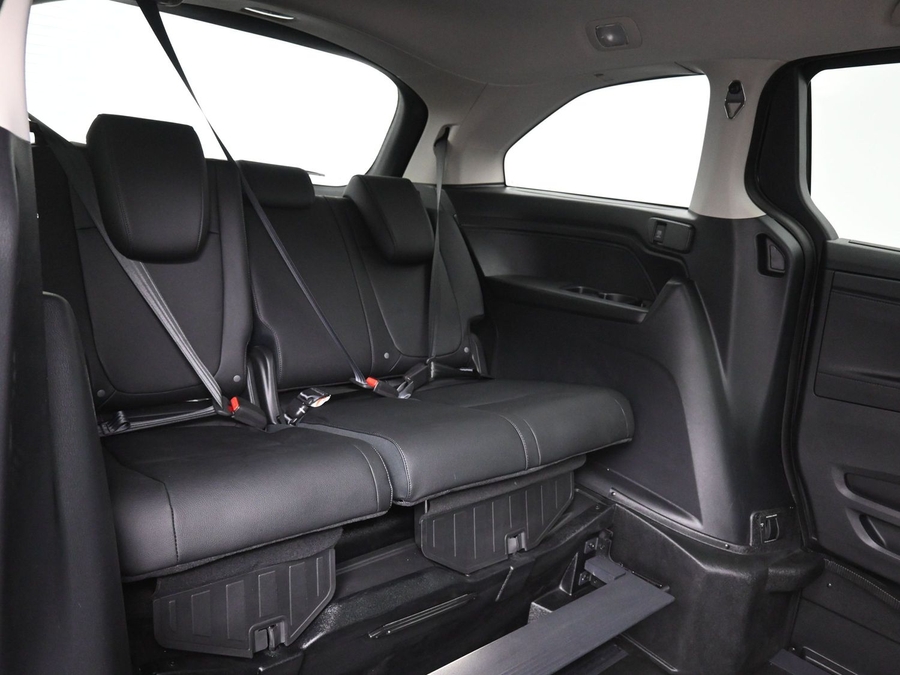 Black Honda Odyssey image number 9