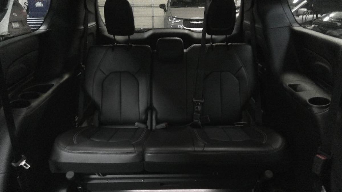 2024 CHRYSLER PACIFICA - Image 12