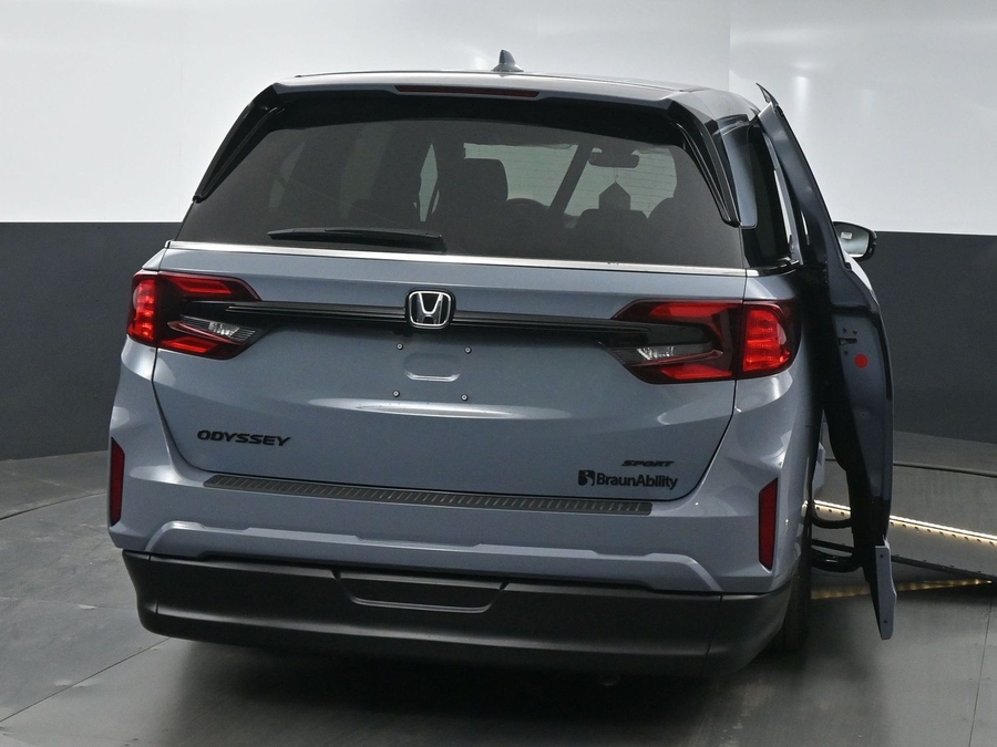 New 2026 Honda Odyssey Sport - BraunAbility Side Entry Entry In Floor Automatic Ramp