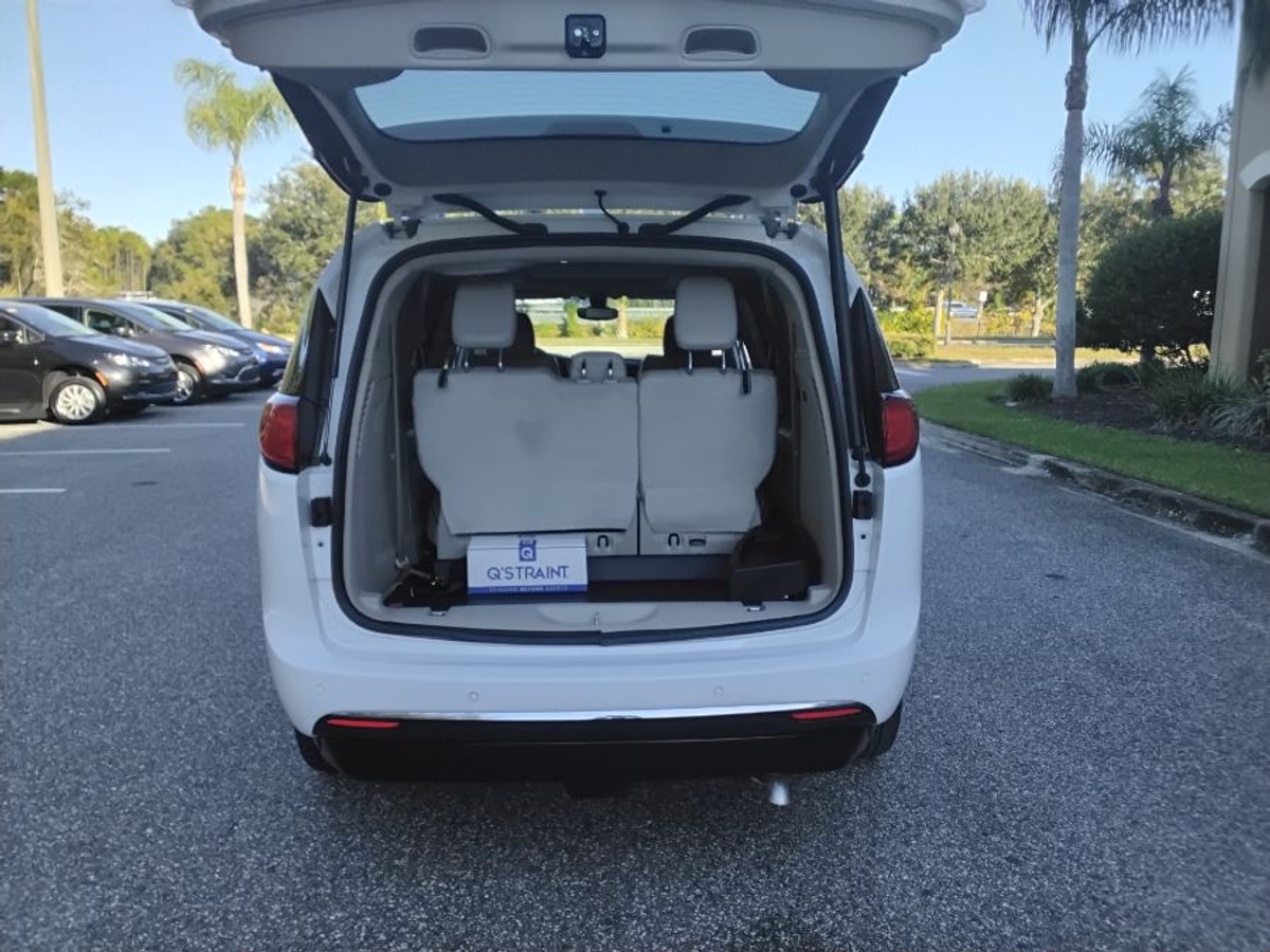 2017 CHRYSLER PACIFICA - Image 12