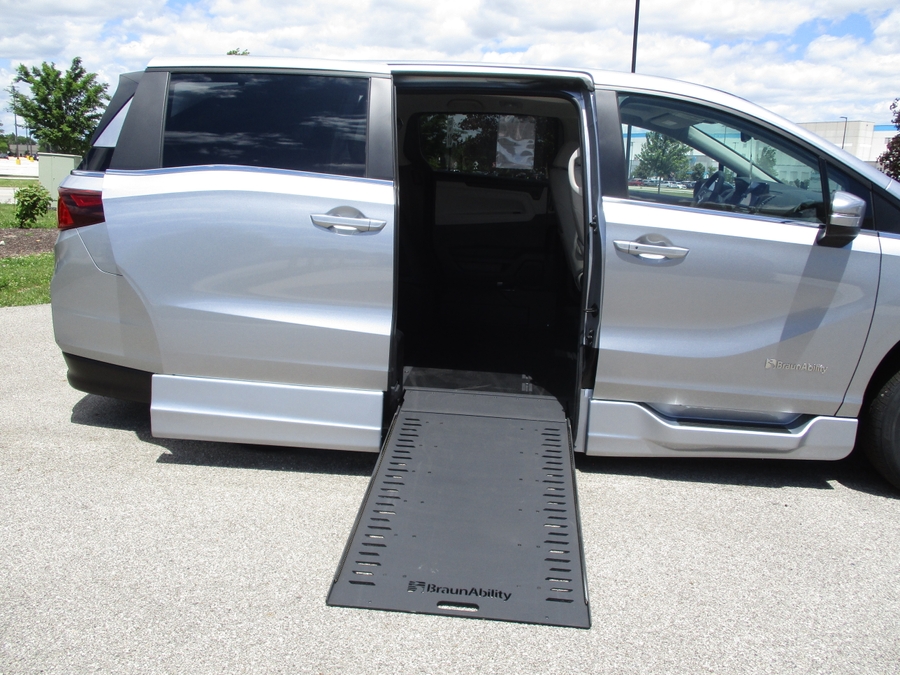 Silver Honda Odyssey with Side Entry Automatic In Floor ramp