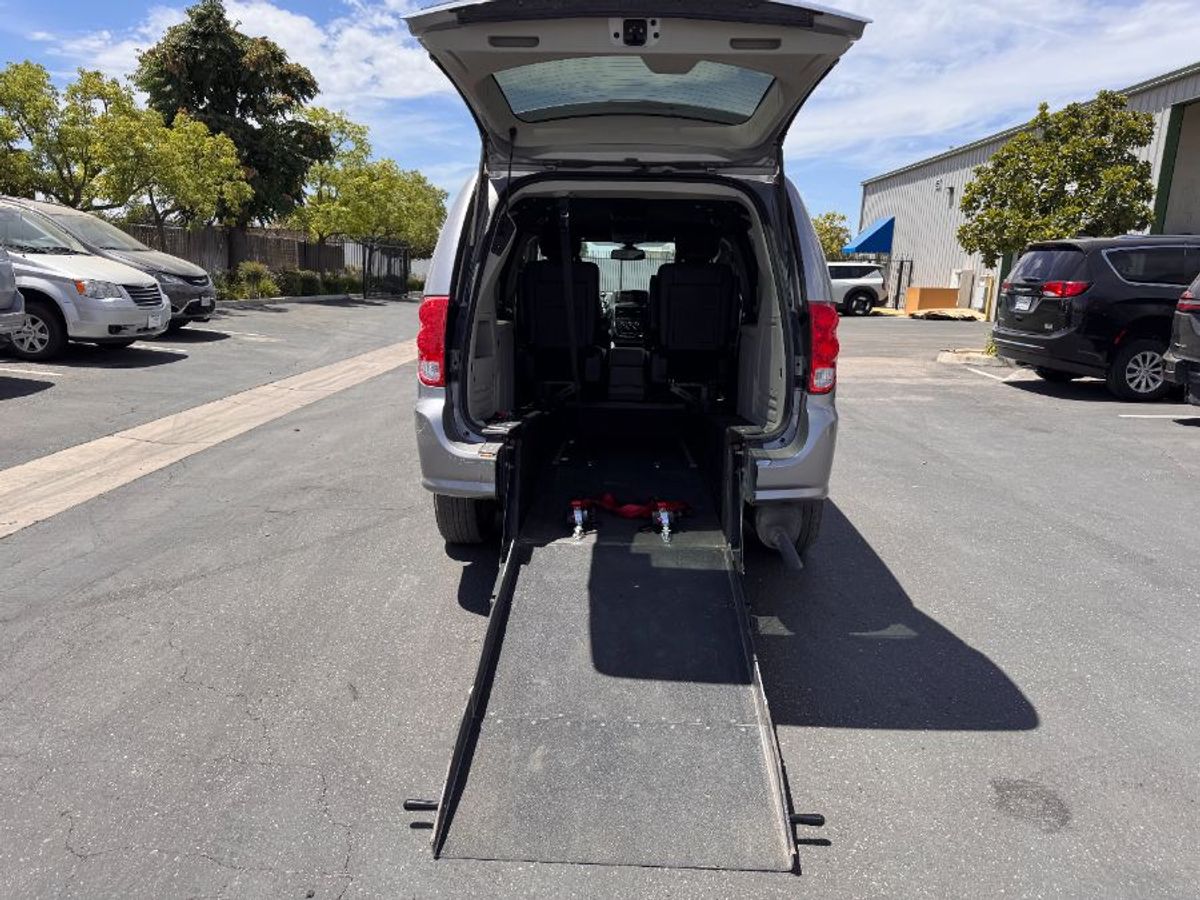 HOT Wheelchair Vans Dodge Van Caravan 2019 Wheelchair Van