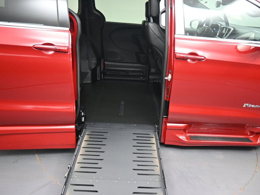 Red Chrysler Pacifica image number 9