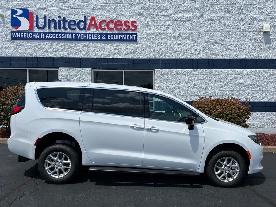 New 2025 Chrysler Voyager LX - FR Conversions Commercial Rear Entry Entry Fold Out Manual Ramp