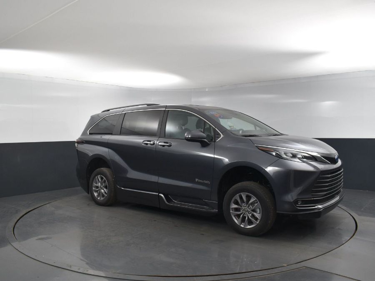 2025 TOYOTA SIENNA - Image 18