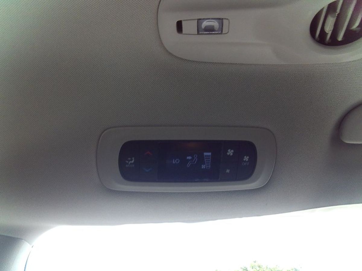 2024 CHRYSLER VOYAGER - Image 14