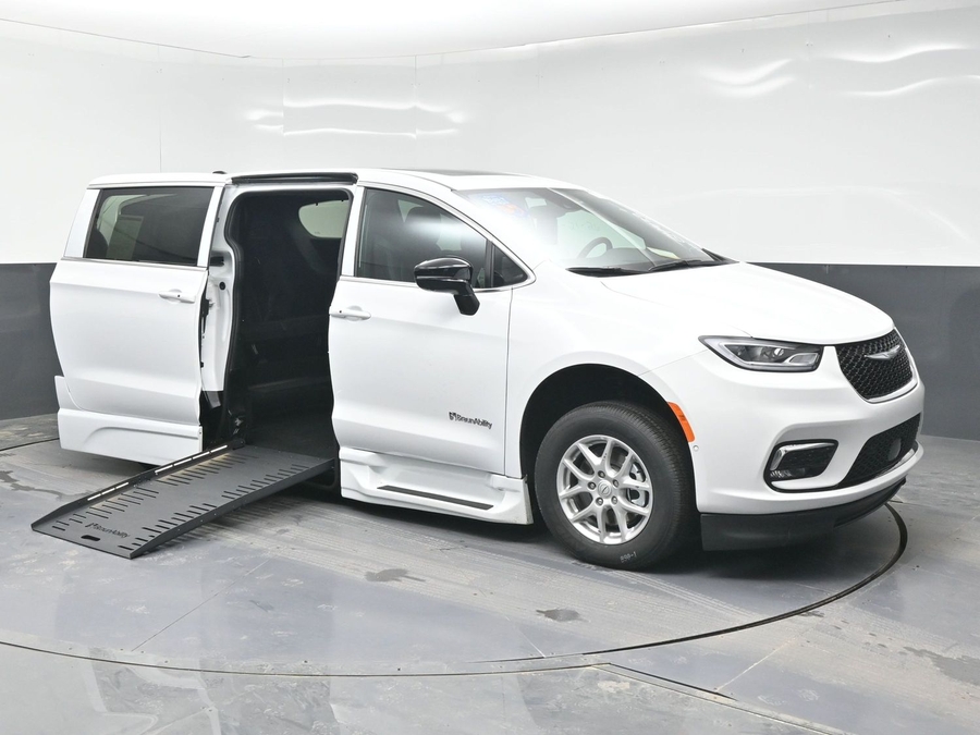 White Chrysler Pacifica with Side Entry Automatic Fold Out ramp