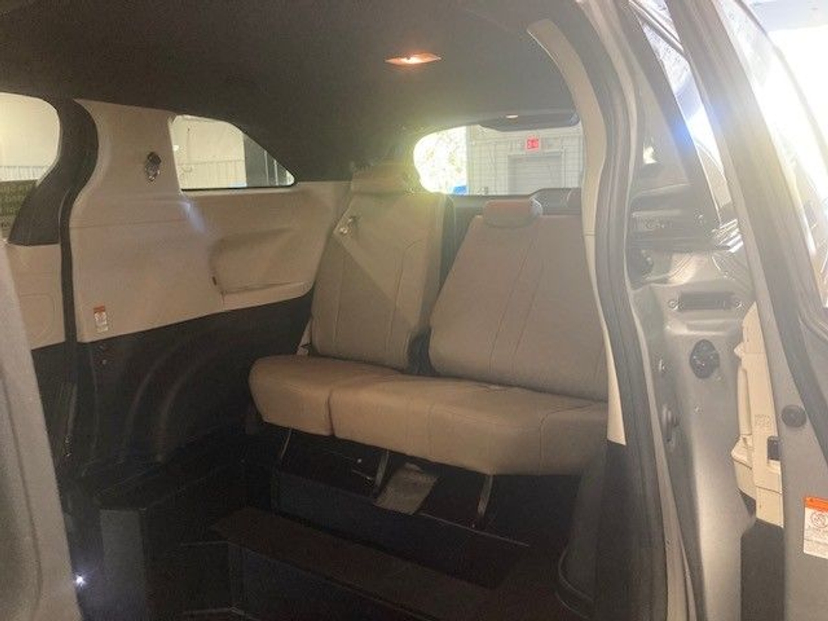 2022 TOYOTA SIENNA - Image 11