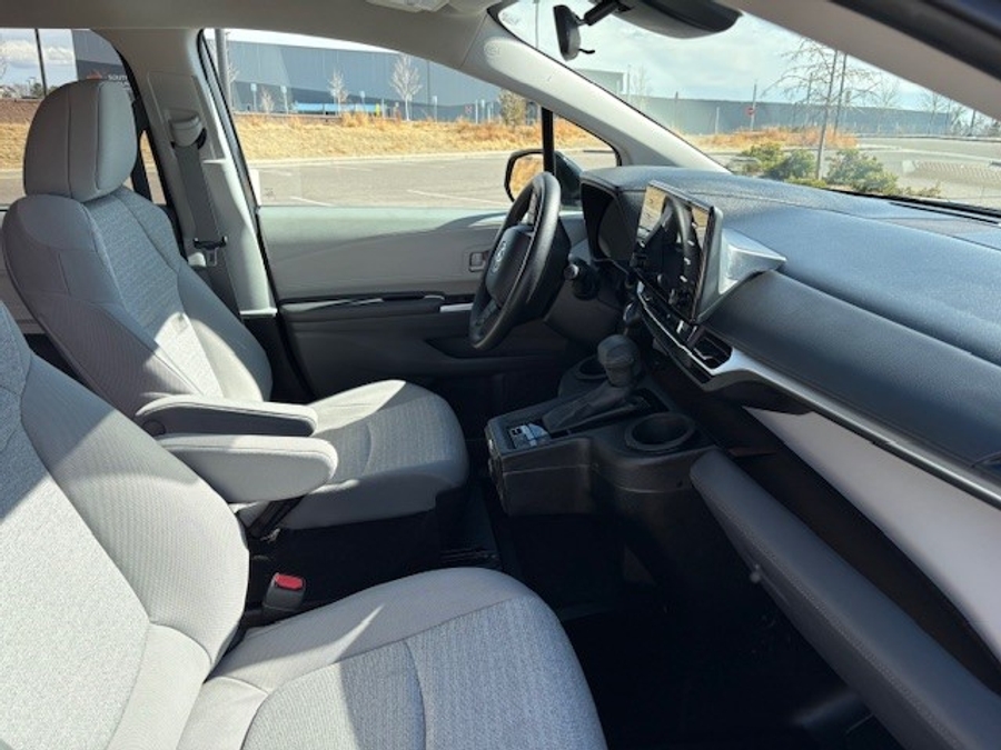 Used 2024 Toyota Sienna Hybrid LE - BraunAbility Side Entry Entry Fold Out Automatic Ramp