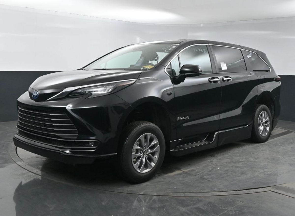 2025 TOYOTA SIENNA - Image 3