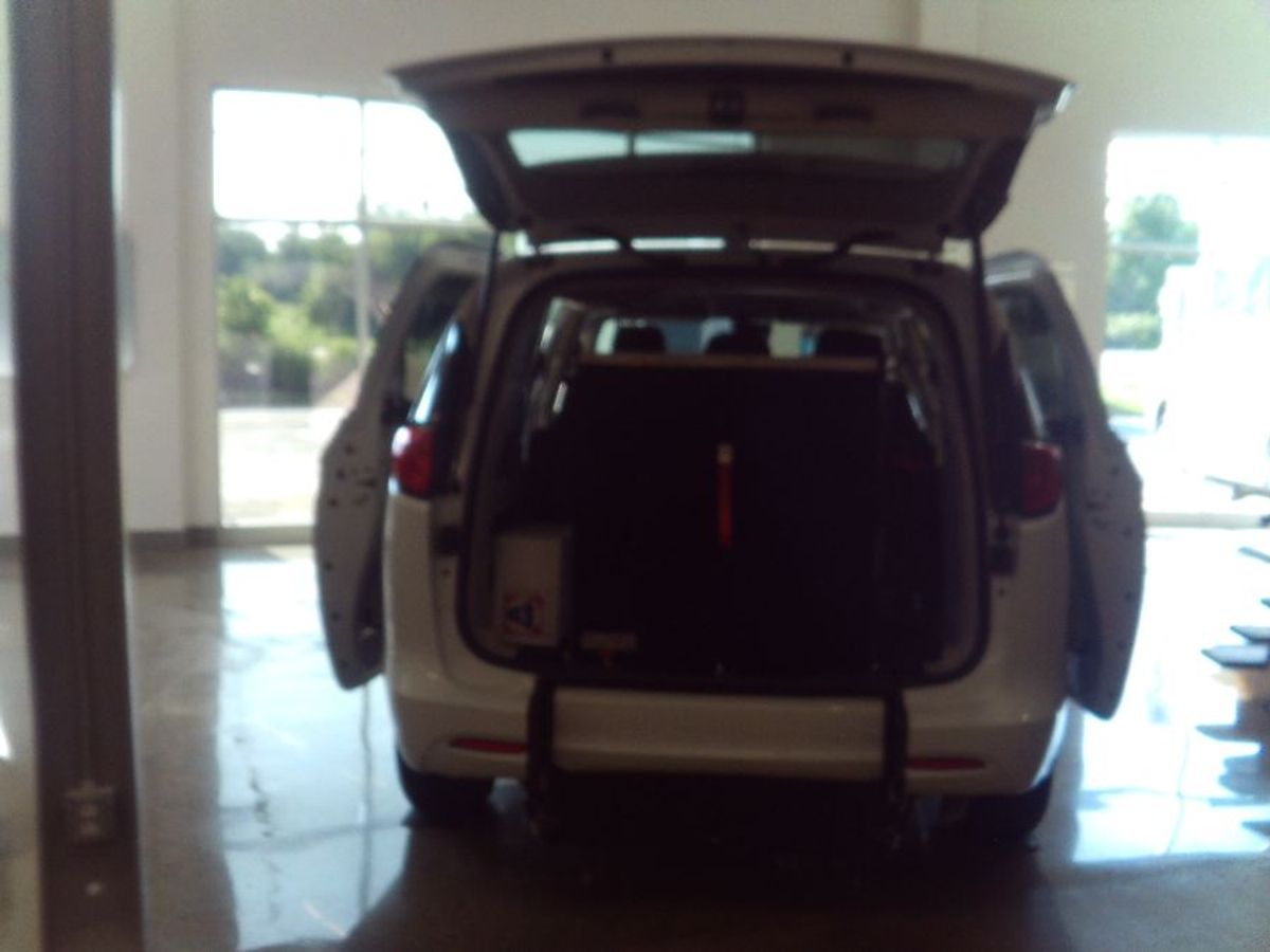 2024 CHRYSLER VOYAGER - Image 9