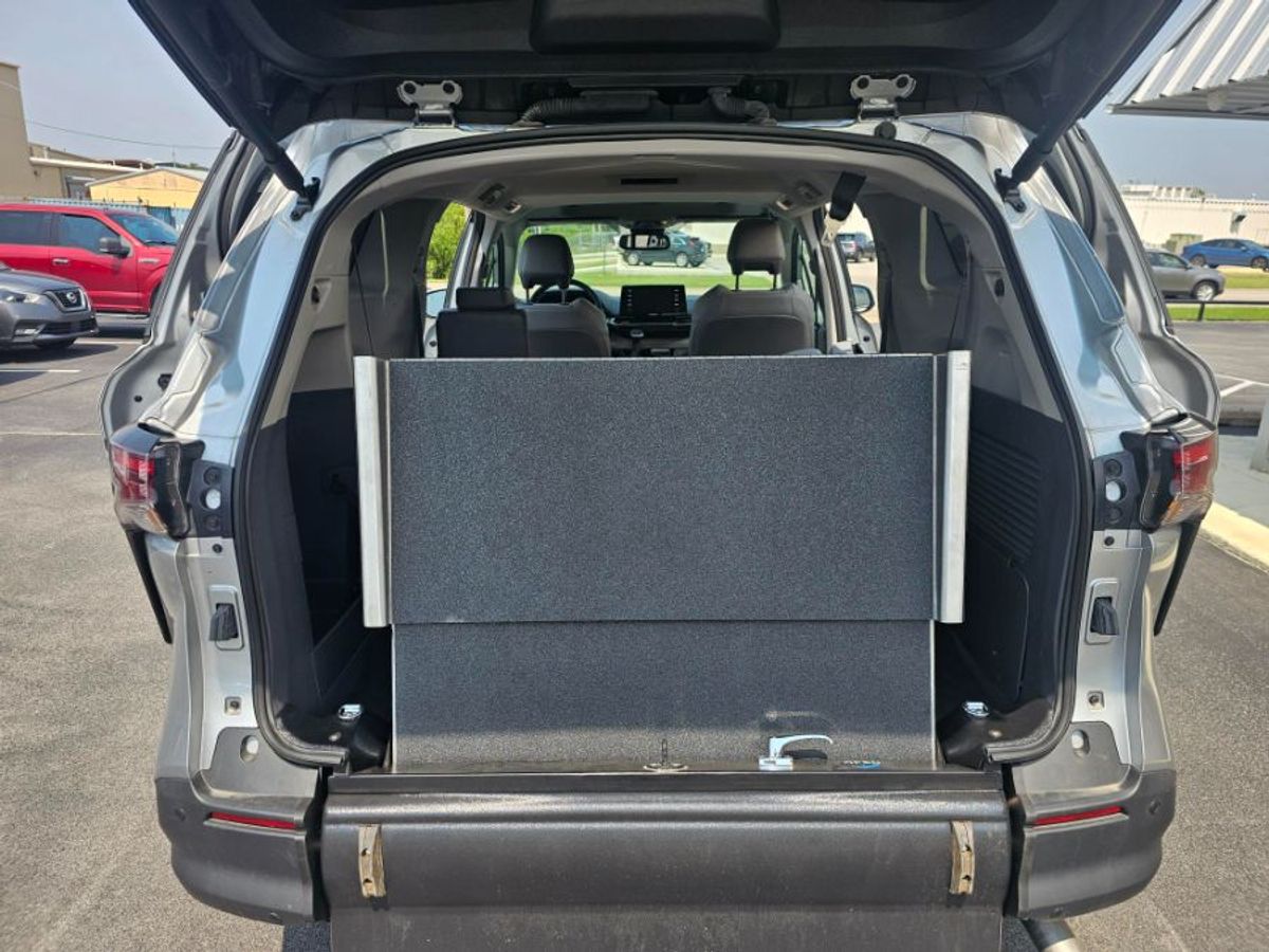 2024 TOYOTA SIENNA - Image 6