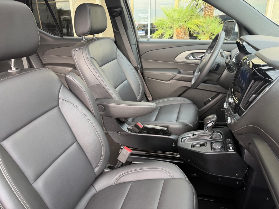 Used 2022 Chevrolet Traverse 3LT - BraunAbility Side Entry In Floor Automatic Ramp