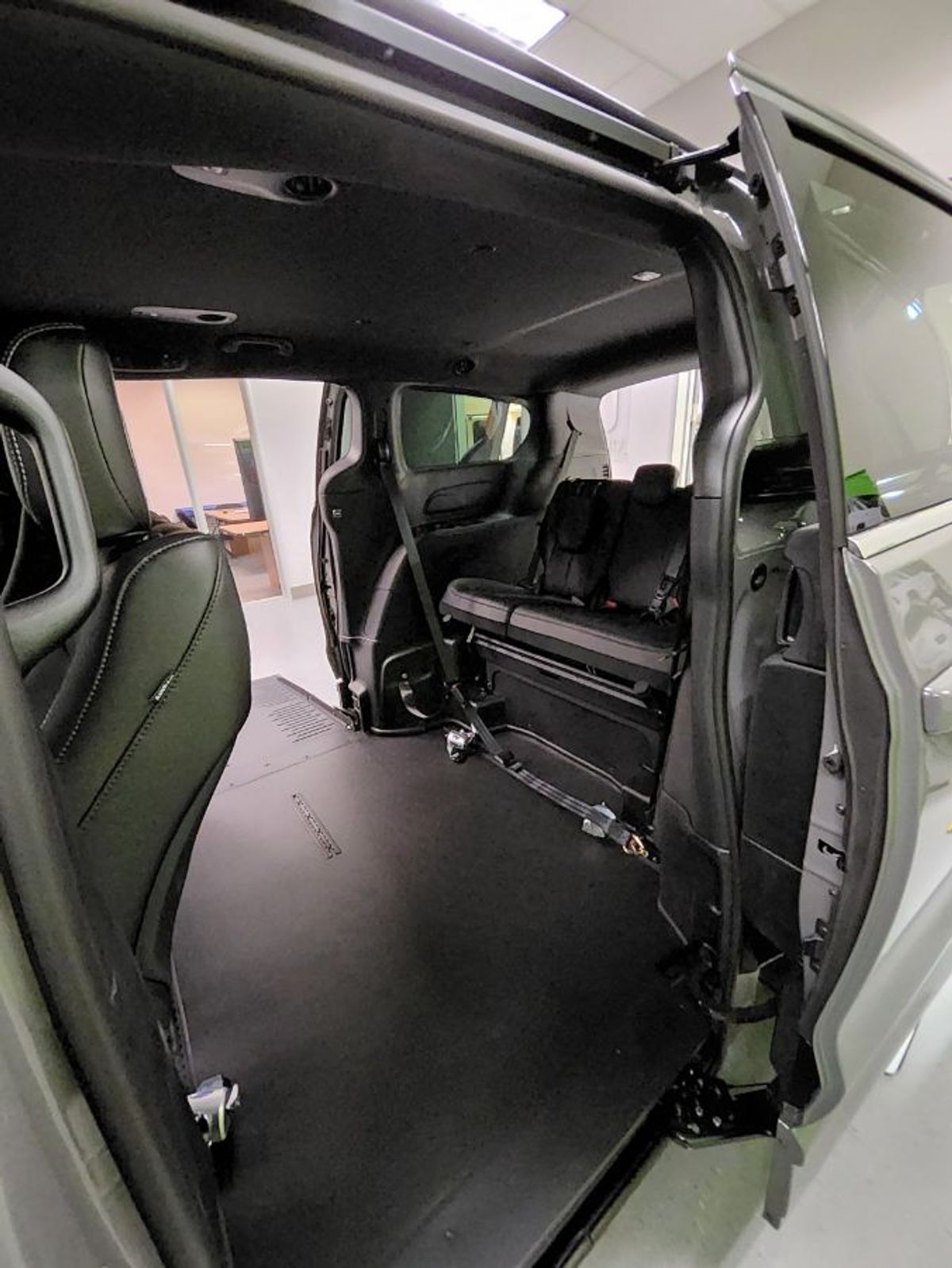 2025 CHRYSLER PACIFICA - Image 11