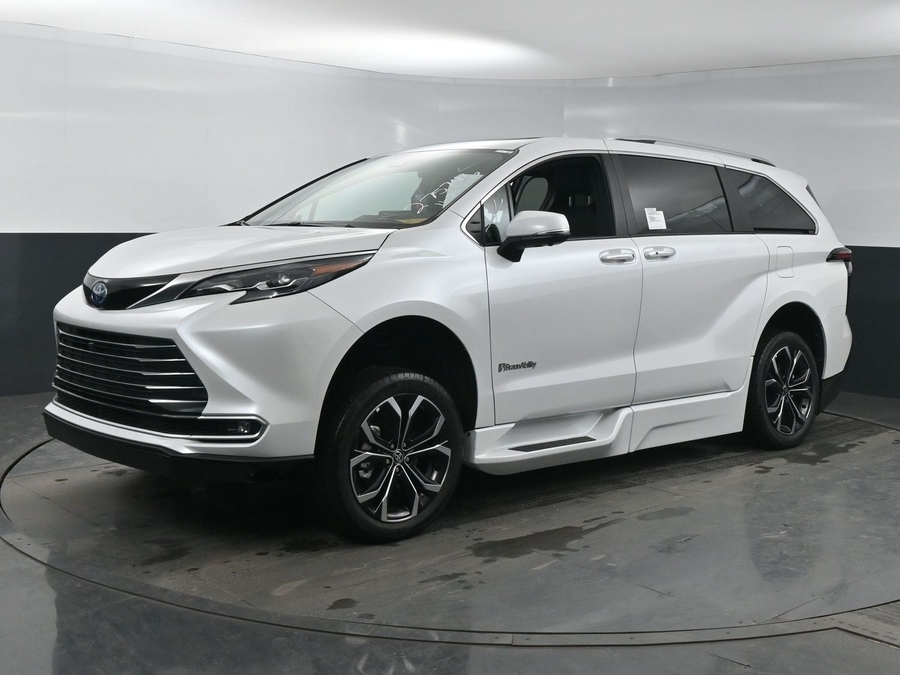 New 2025 Toyota Sienna Hybrid Platinum - BraunAbility Side Entry Entry In Floor Automatic Ramp