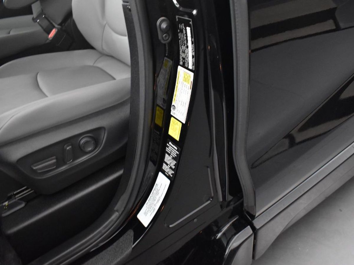 2025 TOYOTA SIENNA - Image 16