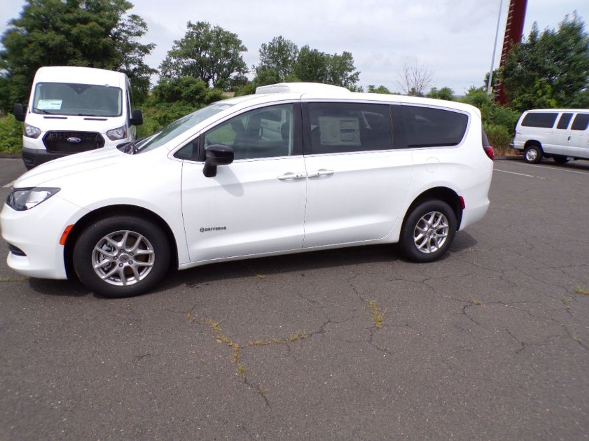 New 2024 Chrysler Voyager LX's photo