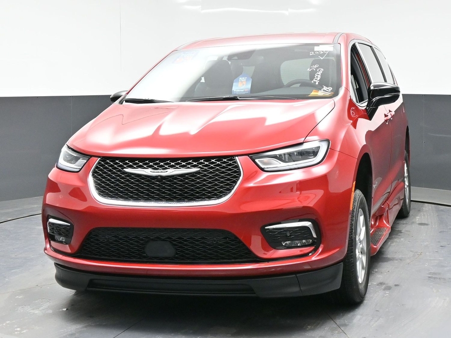 Red Chrysler Pacifica image number 1