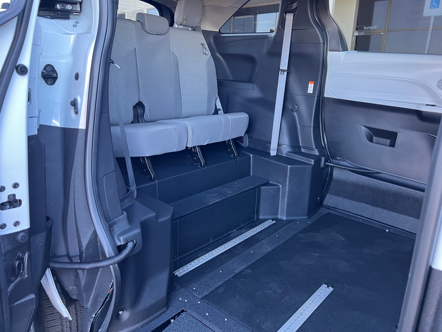 New 2025 Toyota Sienna Hybrid LE AWD - VMI  Entry  Ramp