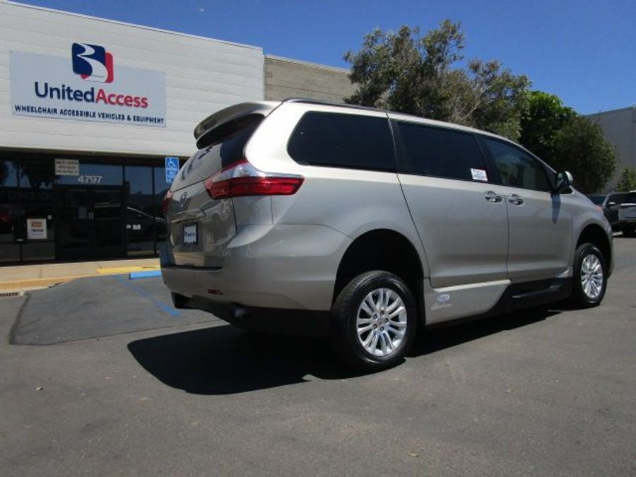Used 2016 Toyota Sienna XLE Base - VMI Side Entry Entry In Floor Automatic Ramp