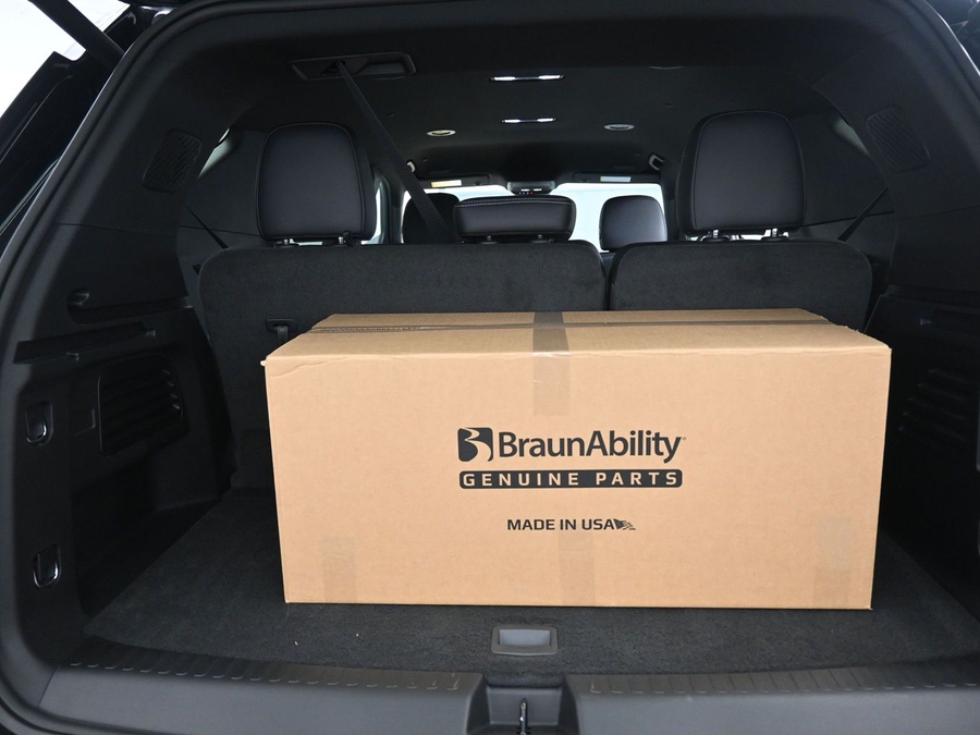 New 2026 Chevrolet Traverse 1LT Midnight - BraunAbility Side Entry In Floor Automatic Ramp