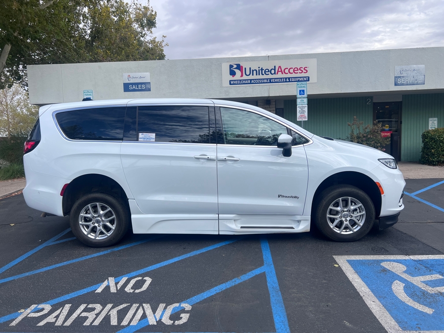 Used 2023 Chrysler Pacifica Touring L - BraunAbility Side Entry Fold Out Automatic Ramp