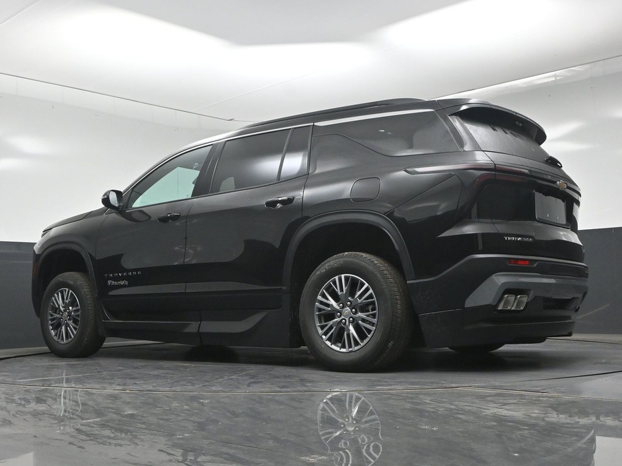 New 2027 Chevrolet Traverse 1LT - BraunAbility Side Entry In Floor Automatic Ramp