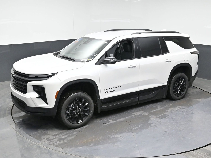 New 2025 Chevrolet Traverse 1LT Midnight - BraunAbility Side Entry Entry In Floor Automatic Ramp