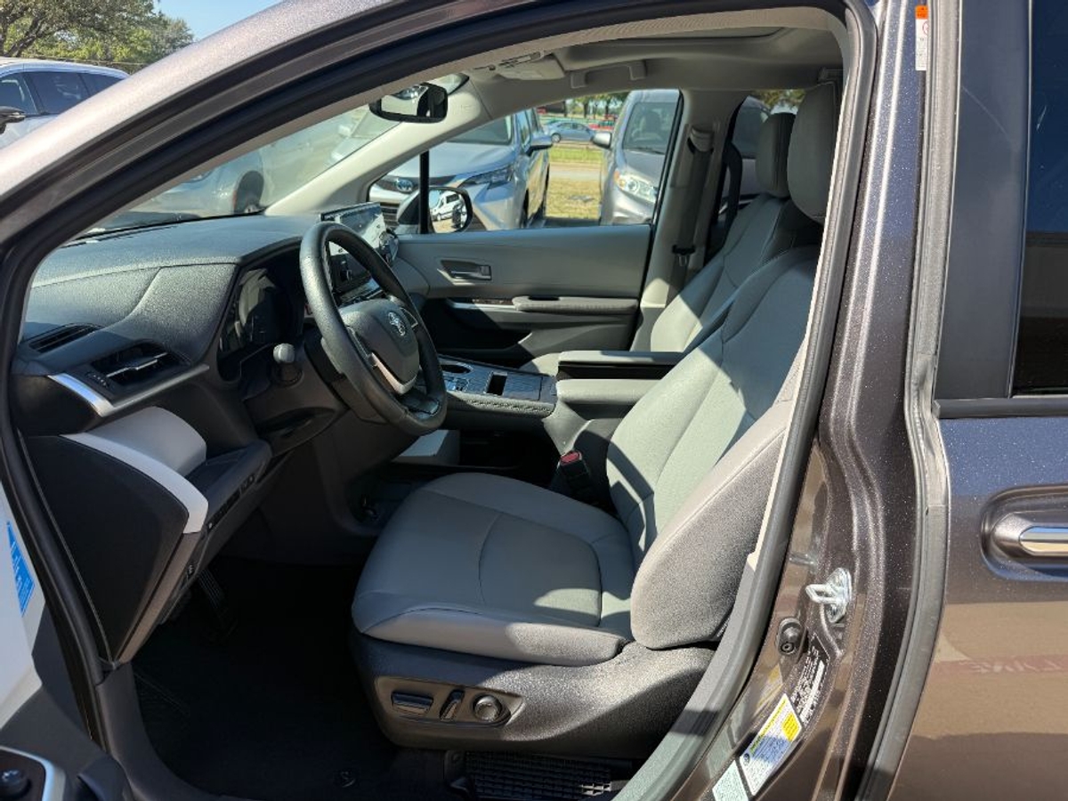 2024 TOYOTA SIENNA - Image 12